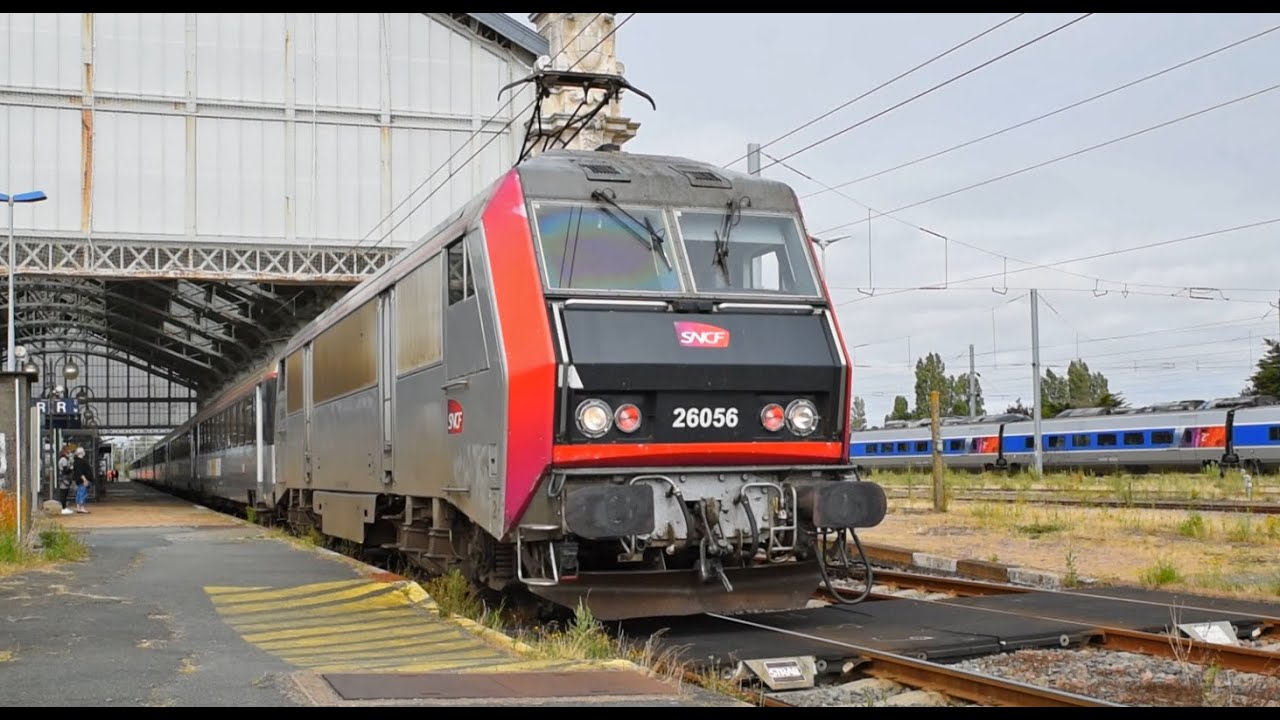 Train corail intercité, train de fret Régiorail SNCF, TGV, train militaire US Army, à La Rochelle.