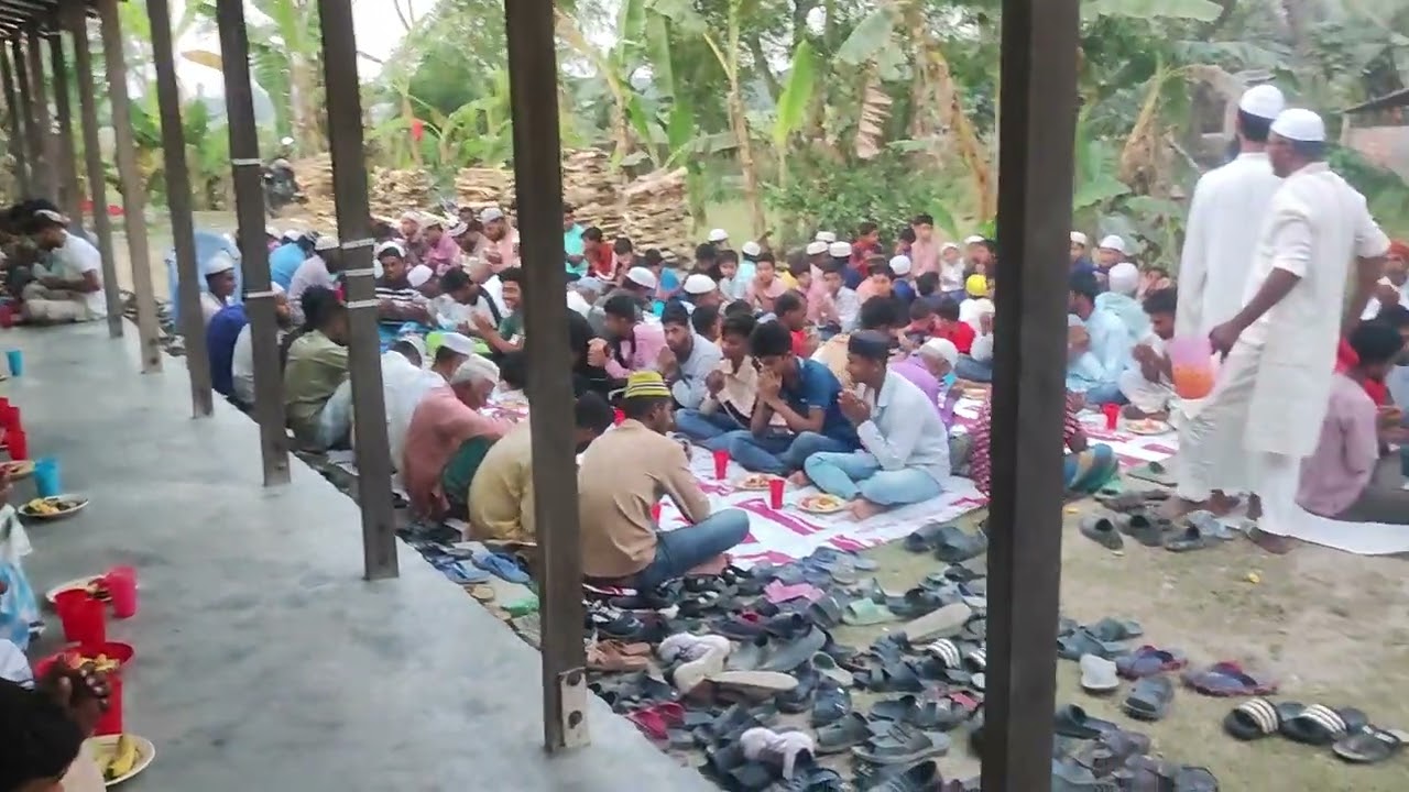 মামার মাদ্রাসায় ইফতার আগে দোওয়ার সময় 