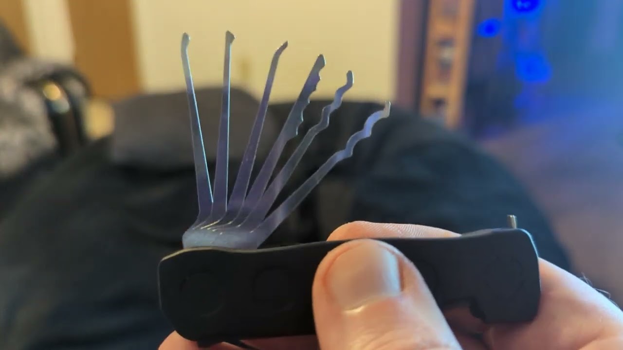 Sparrows Escort vs. SWICK jackknife lock pick sets
