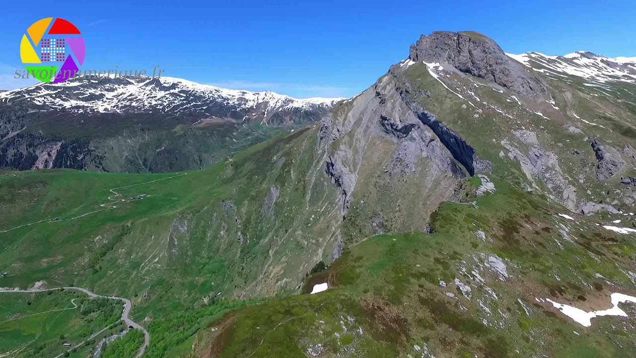 Lac et alpages de Roselend, Beaufortain, Savoie, France
