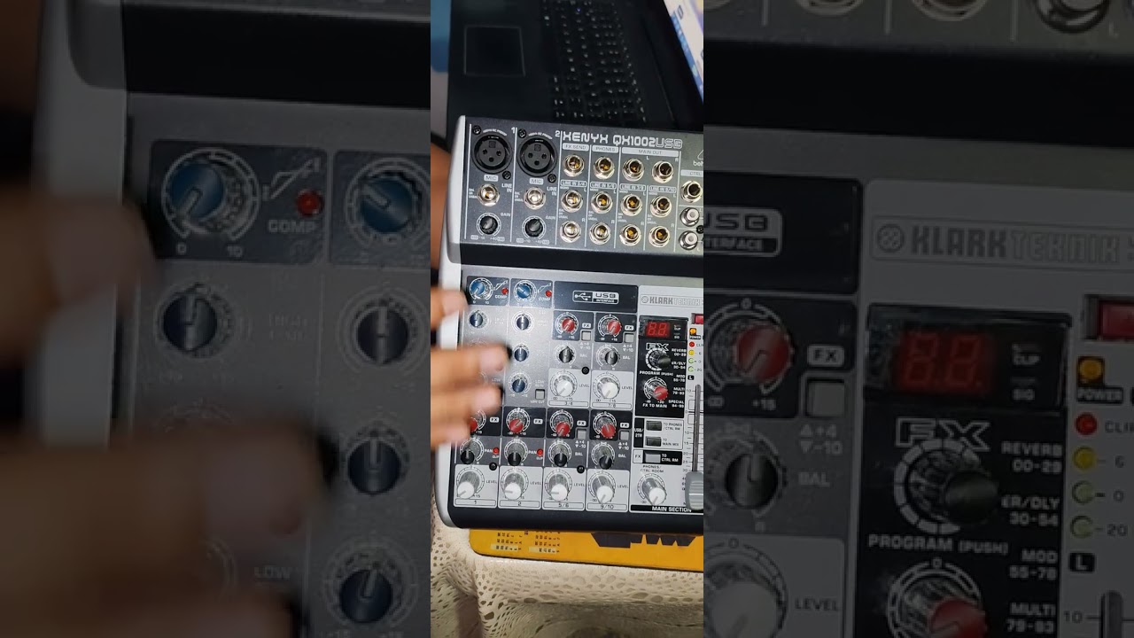 [PRESENTAMOS LA MEZCLADORA BEHRINGER QX1002USB]