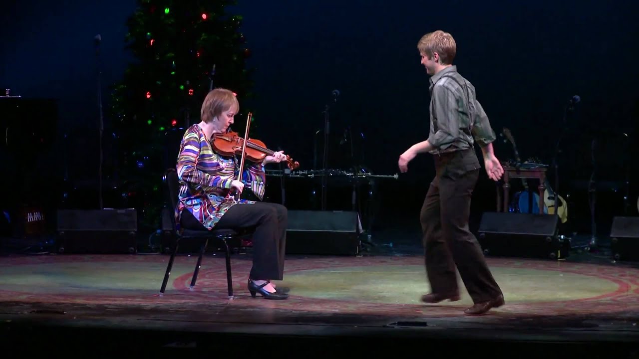 Liz Carroll & Nic Gareiss, Fiddle and Dance, Celtic Christmas Sojourn 2009 [HD]
