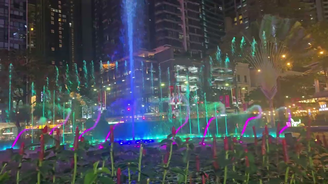 We enjoyed watching 👀 dancing Fountains in  Uptown Mall 