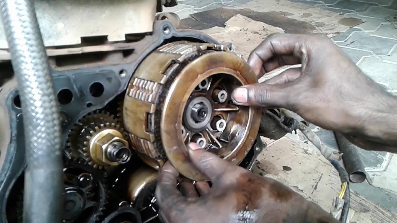 Bajaj three wheeler clutch plate replace - V Clips