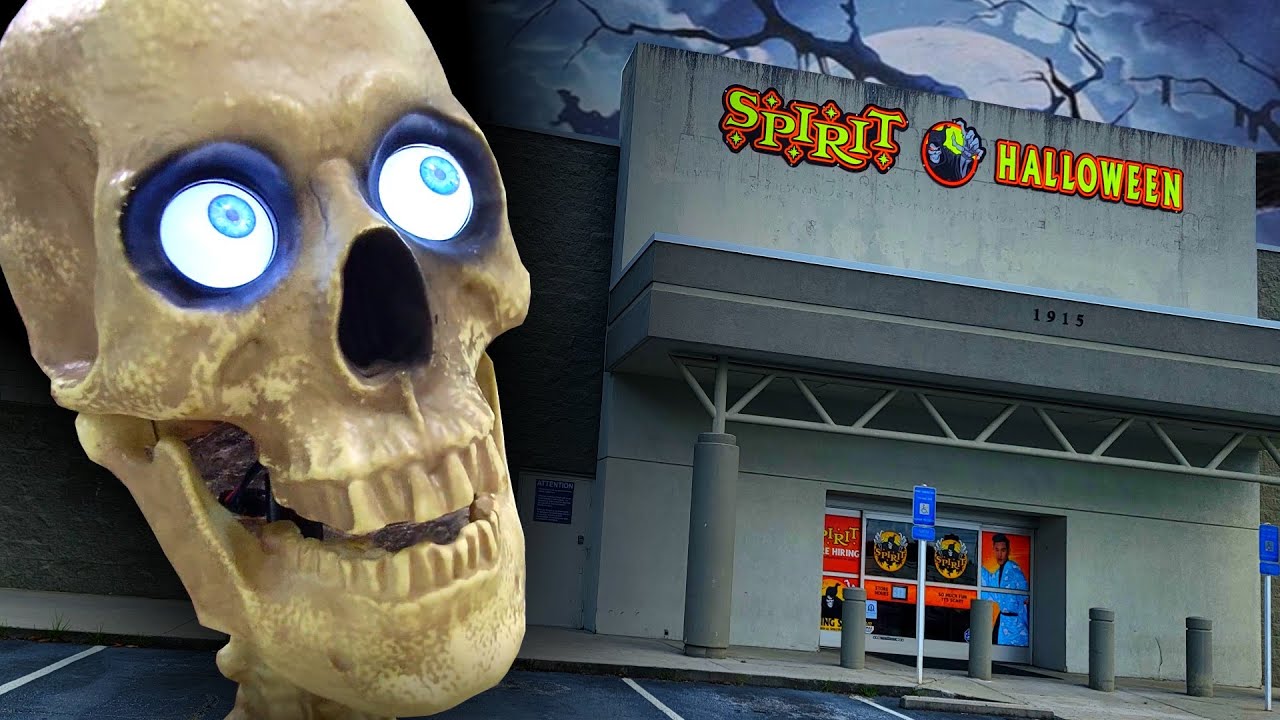 SPIRIT HALLOWEEN 2022 inside ABANDONED SEARS OUTLET STORE in MORROW GEORGIA