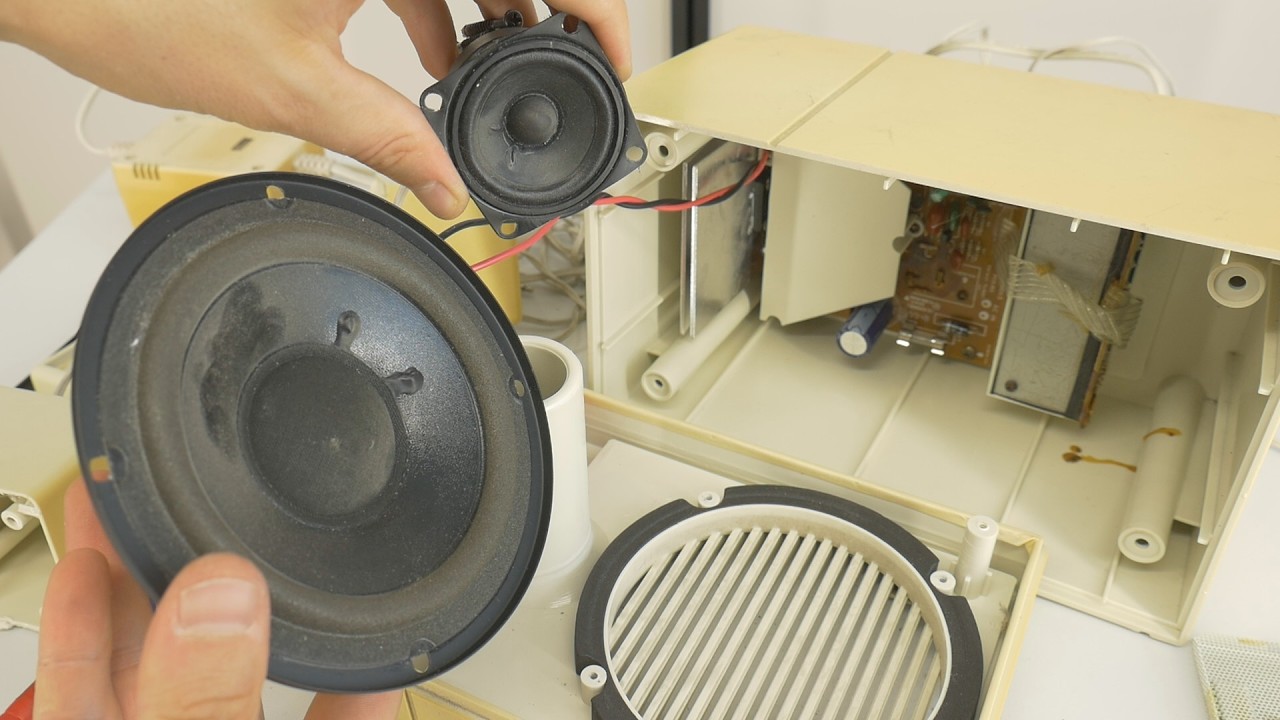 What’s Inside Grandma’s Old Multimedia Speakers + Air Excursion Test