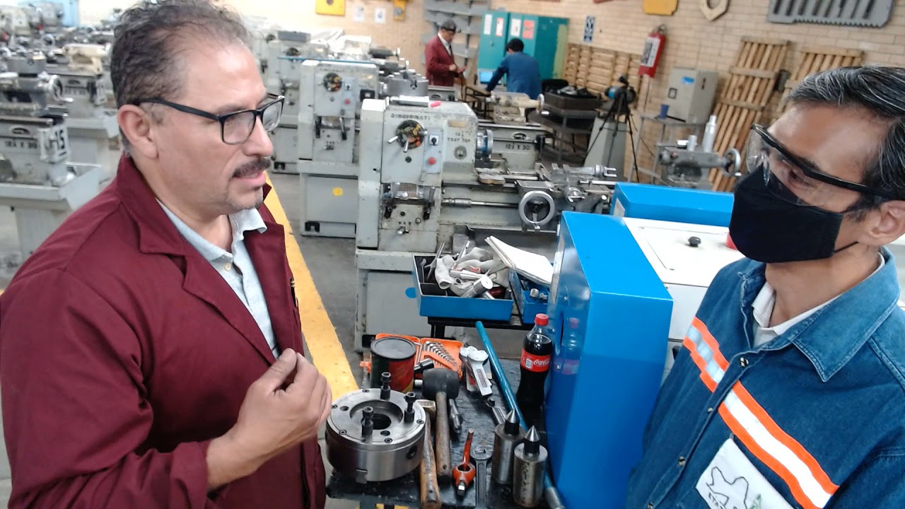 Limpieza del torno no debes comer o ingerir ningún tipo de bebidas en el taller