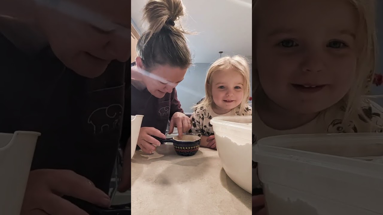 LaLa & Nora make banana bread! 💕