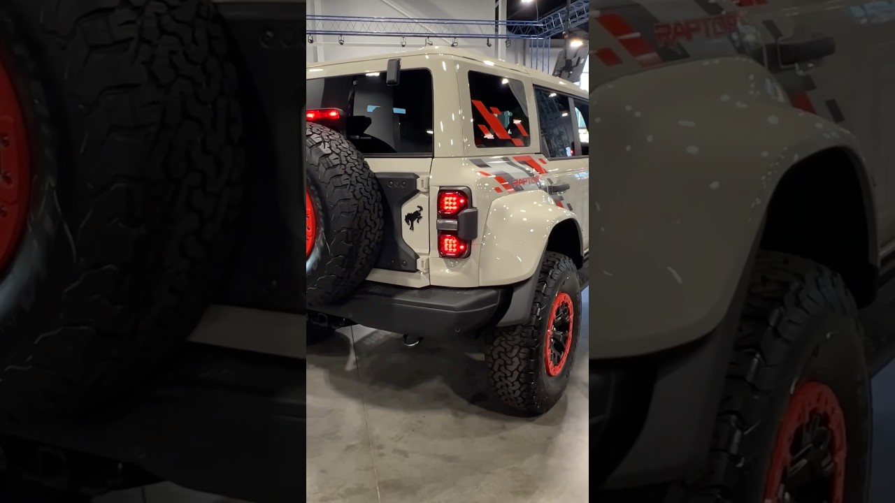 2025 Ford Bronco Raptor (Desert Sand)