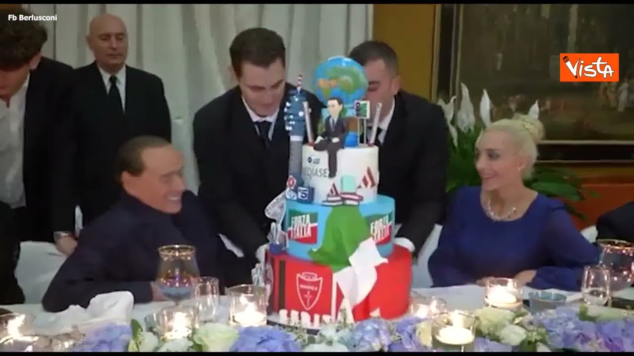Cena di famiglia nel settembre 2022 per il compleanno di Silvio Berlusconi