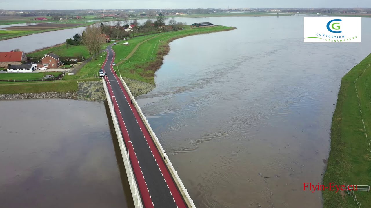 hoogwater hoogwater De Maas van Maastricht tot Roosteren.