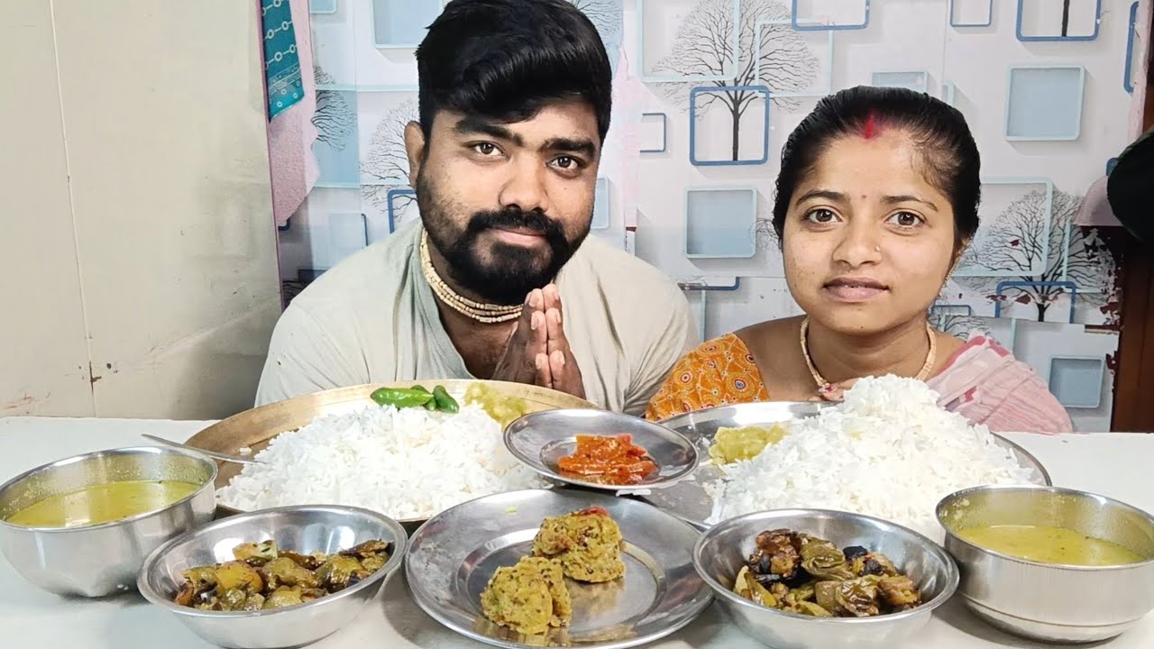 TODAYS EATING LAU DAL SIM CHOCHORI BOILED TOMATO KOCHU KORA INDIAN EATING SHOW HOME MADE VEG FOOD 