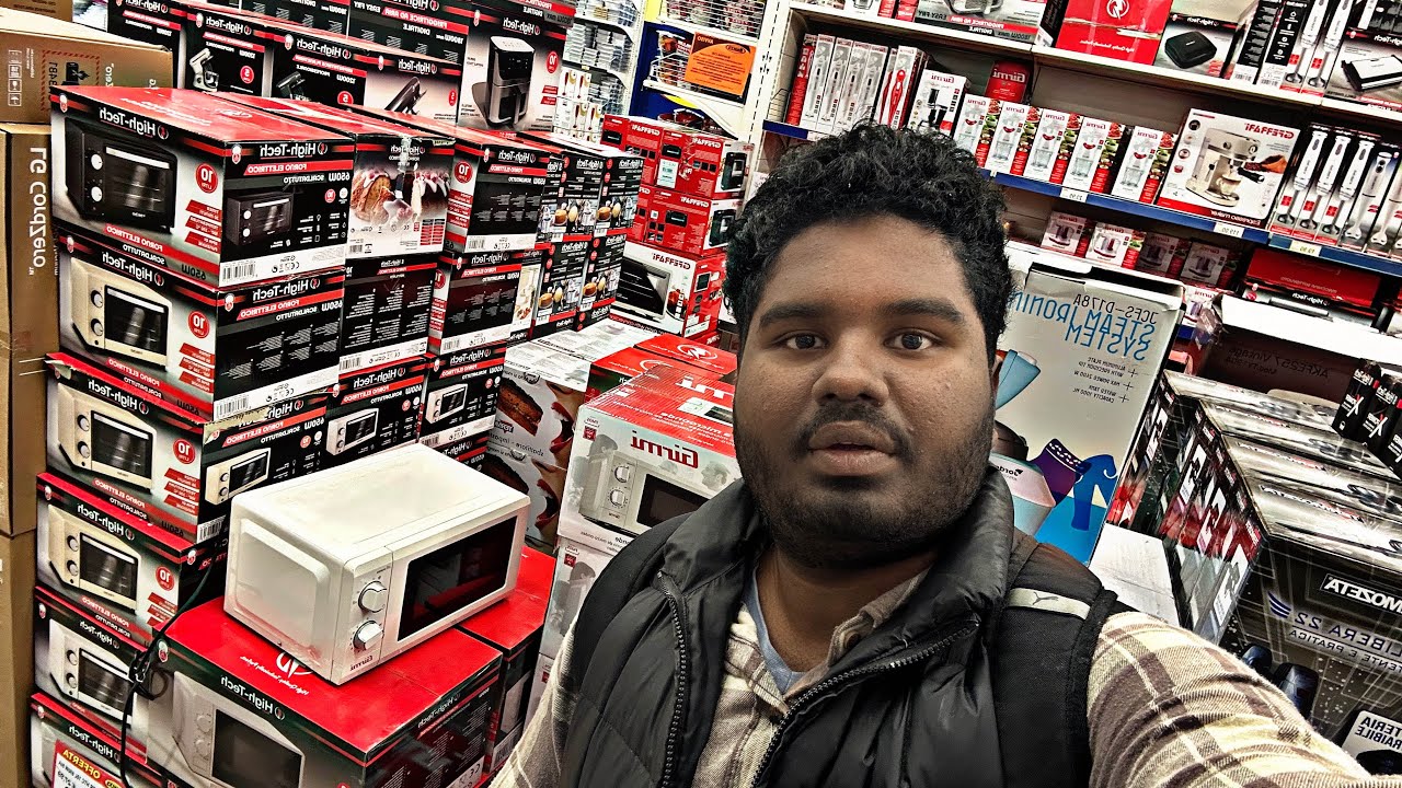 ইতালির মার্কেটে গেলাম ওভেন দেখার জন্য এবং কিনলাম ছোট একটি মেশিন যা দিয়ে কফি আকর্ষণীয় বানানো যায় 