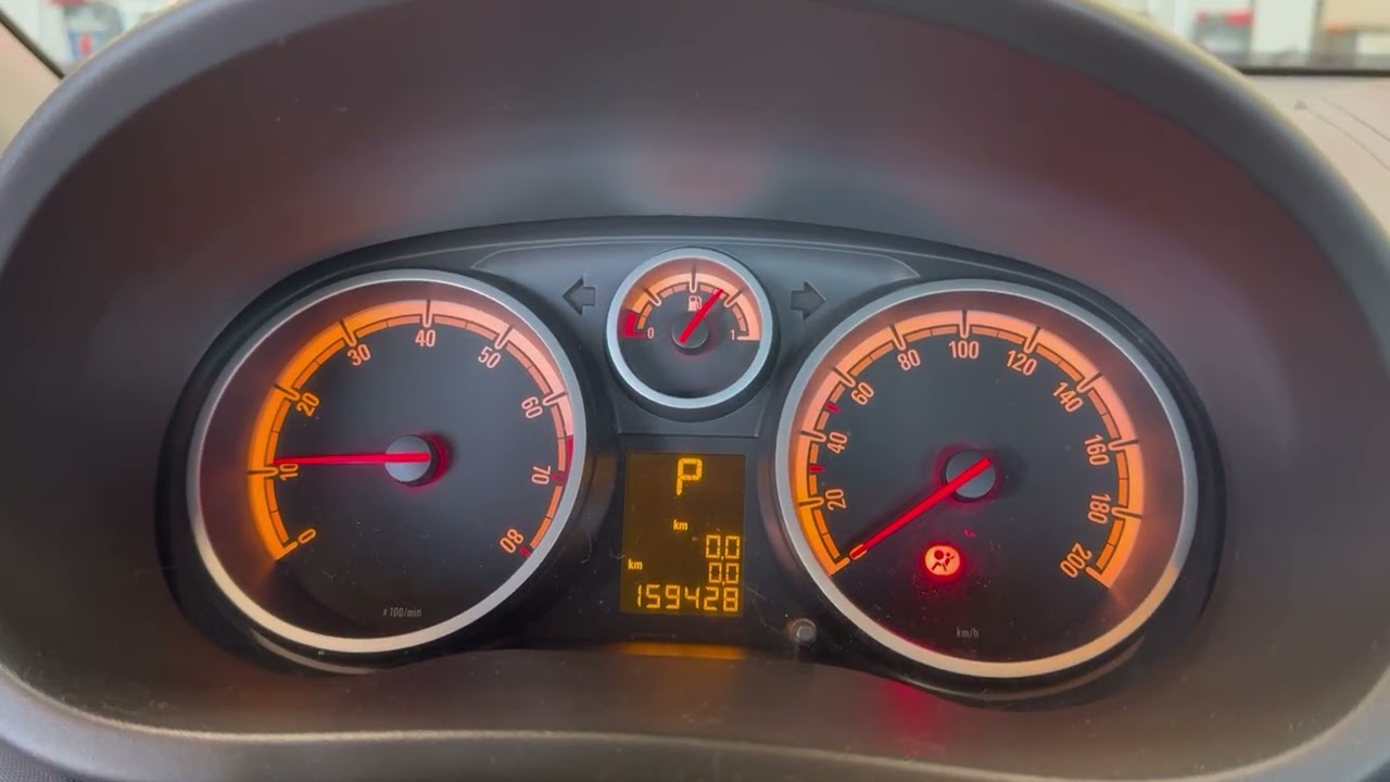 Opel Corsa A14XER engine Sound realy good