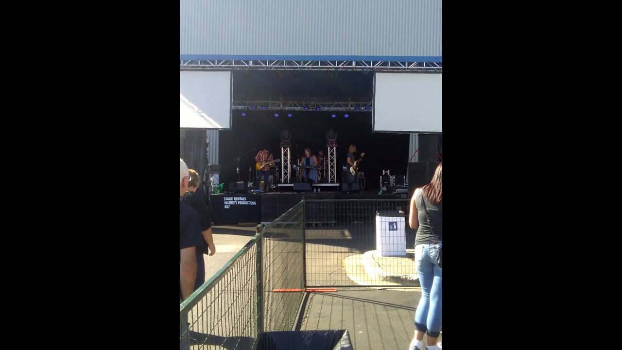 Thunder Bay Rib Fest Live Band.