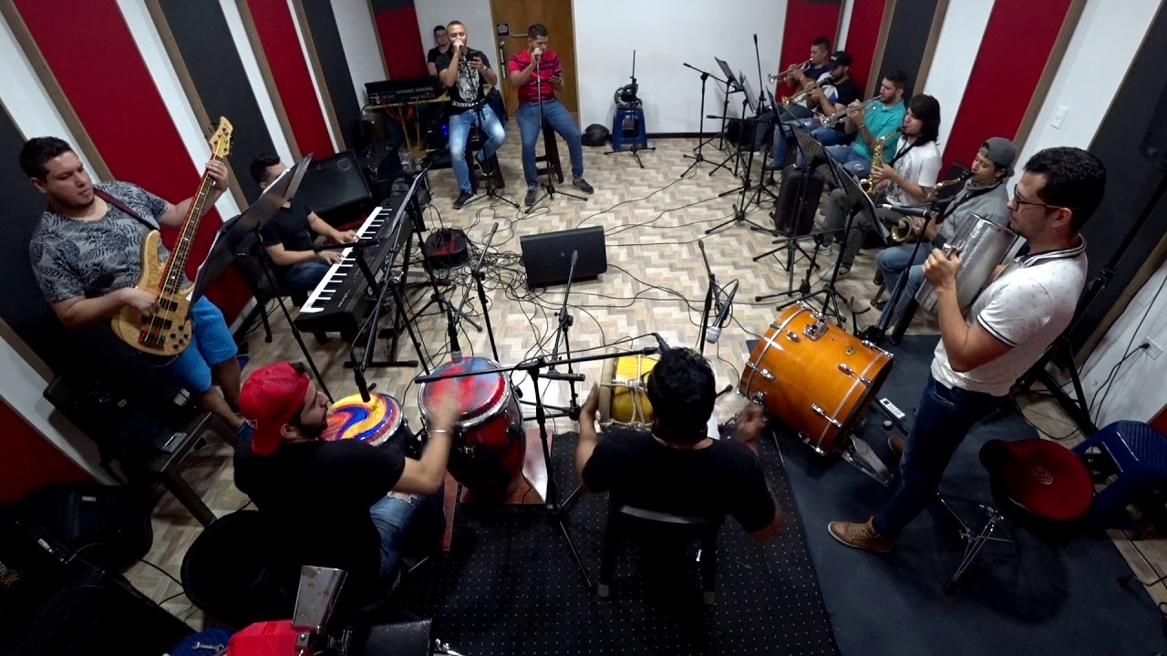 De Extremo La Banda  intro Bonny Cepeda merengue