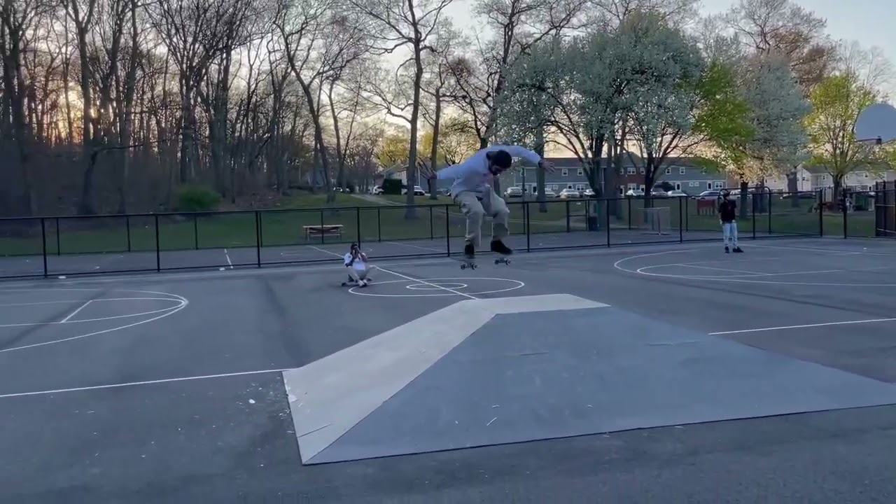 Random hip appears at Projects