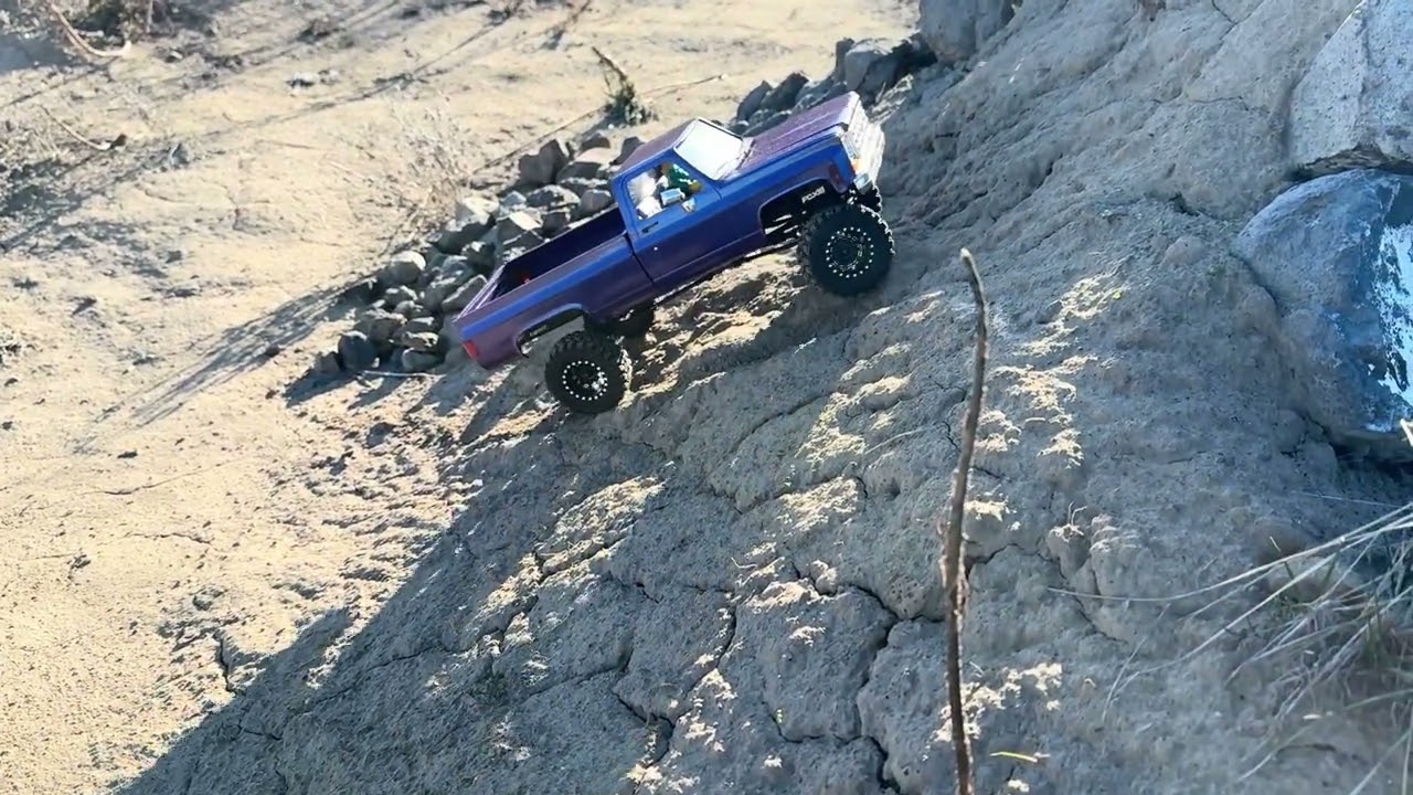 Chevy K10 checking out RC area #rc #rccar #chevy #chevytrucks #rcoffoad 