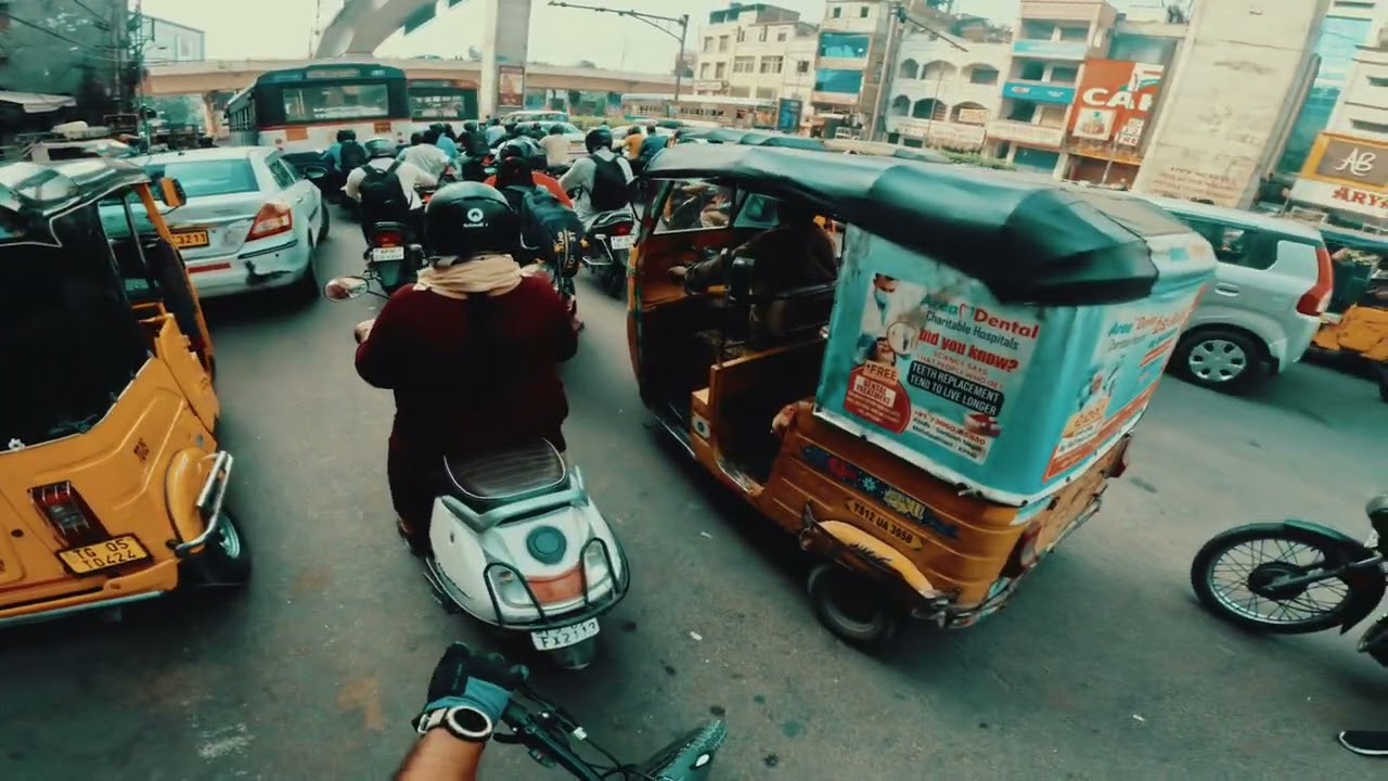 Uncut 7min from Punjagutta to Irrum Manzil | Cycle To Work - Week 125 - Day 1