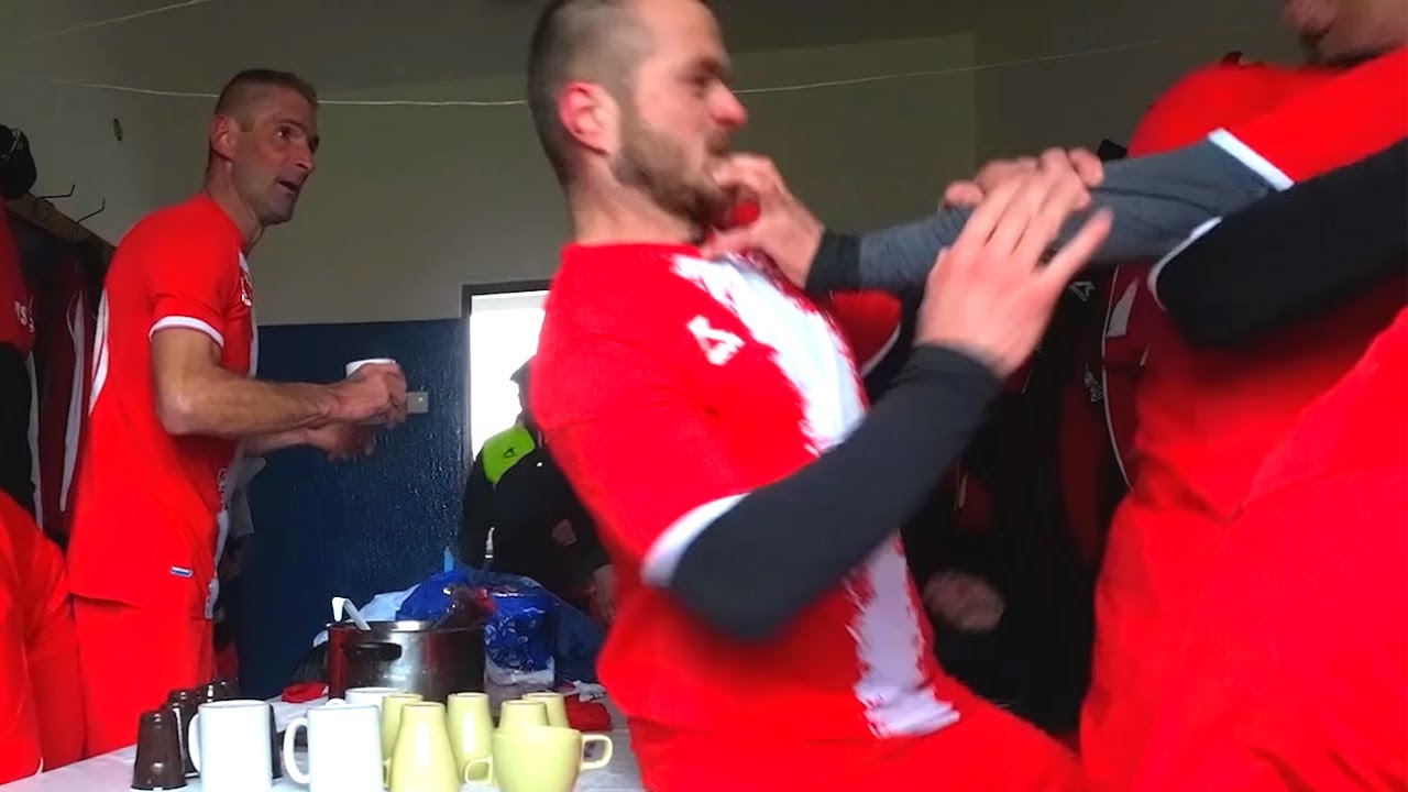 BITKA V &Scaron;ATNI MEDZI SPOLUHR&Aacute;ČMI 😲