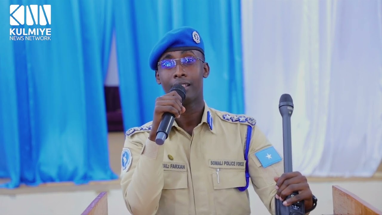 GEN. FARXAAN QAROOLE OO CIIDAMADA IY SARAAKIISHA BOOLISKA UGA MAHADCELIYAY SUGIDA AMNIGA MUQDISHO.