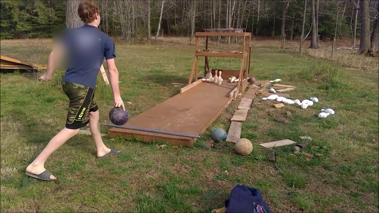 DIY bowling alley/Homemade bowling alley
