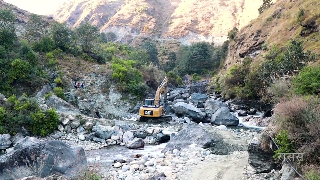 Residents of Dar and Mudi face problems due to lack of bridge construction across Darkhola