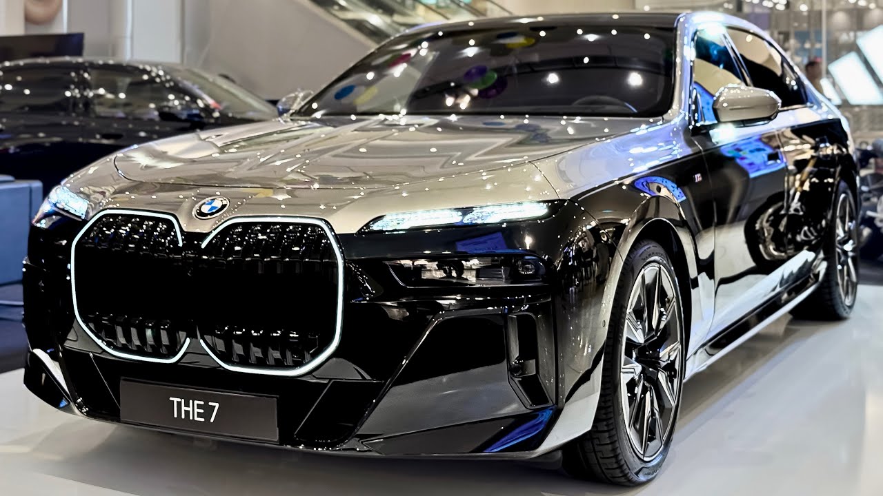 2025 BMW 7 SERIES - The Ultimate Luxury Sedan Unveiled
