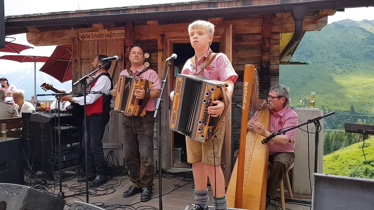 Ursprung Buam mit dem kleinen Franz  und den Zellberg Buam spielen die Tiroler Buam Polka