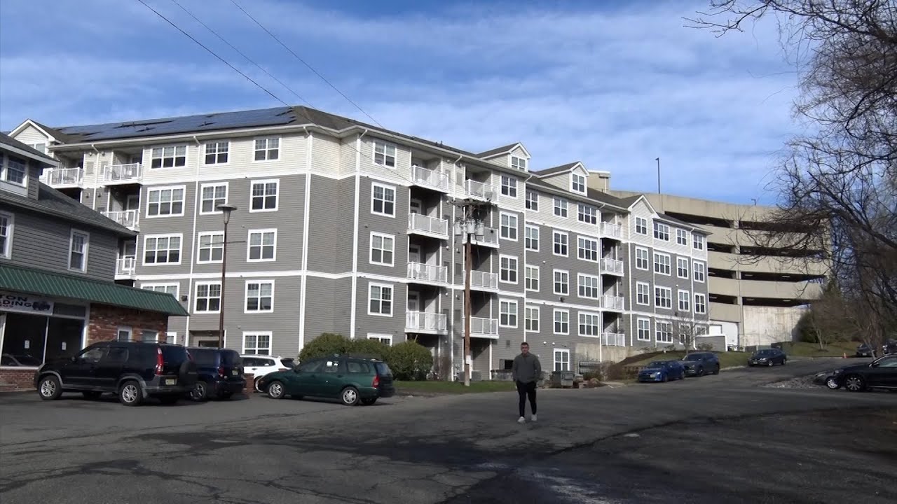 Residents question building's safety after I-80 sinkholes