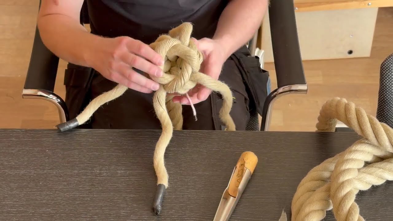 How to tie a Manrope knot (Fallrepsknop)