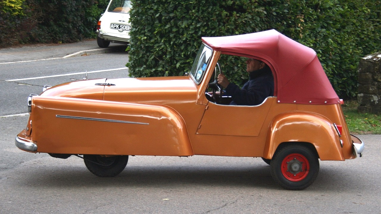 1952 Bond Minicar Mk C: The Microcar That Could Moonwalk Sideways
