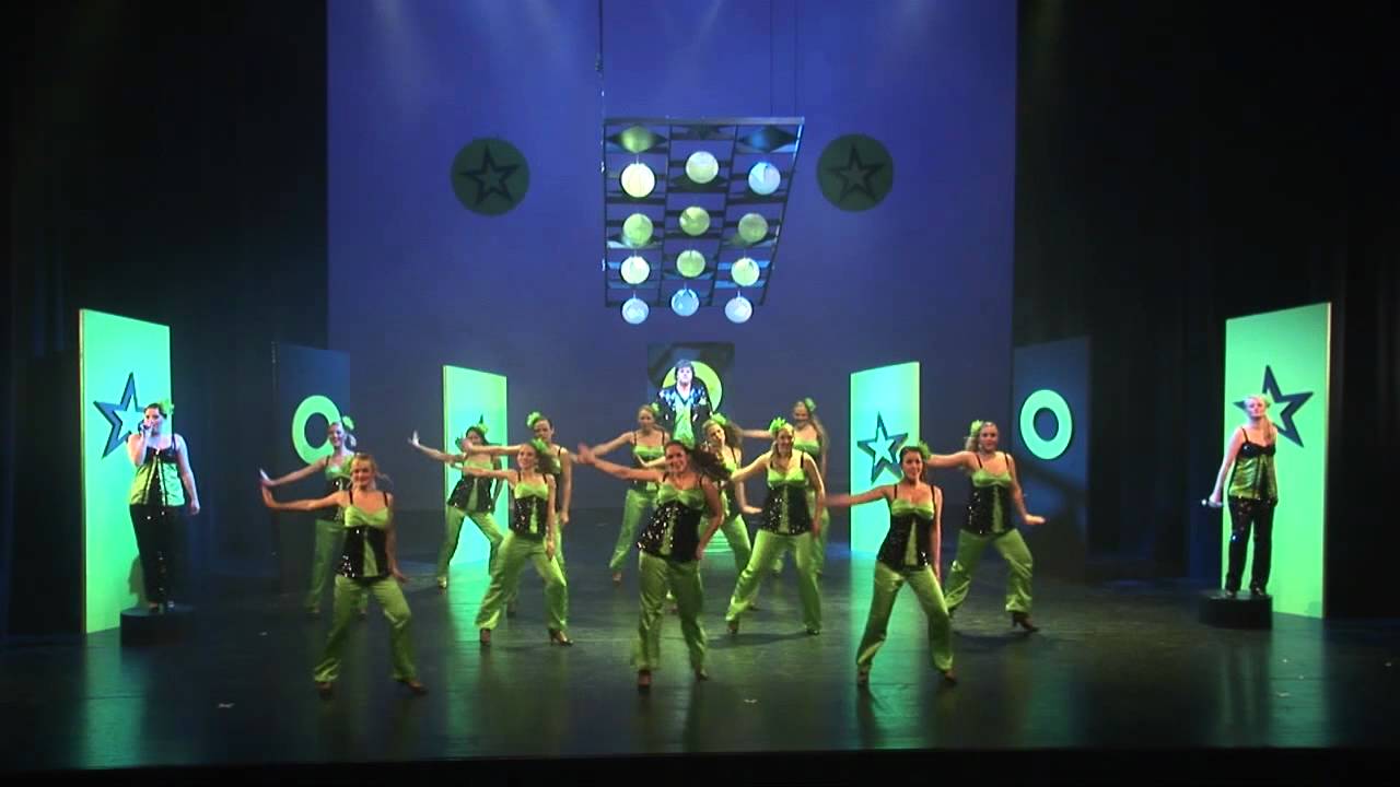 1 Opening revue 2012