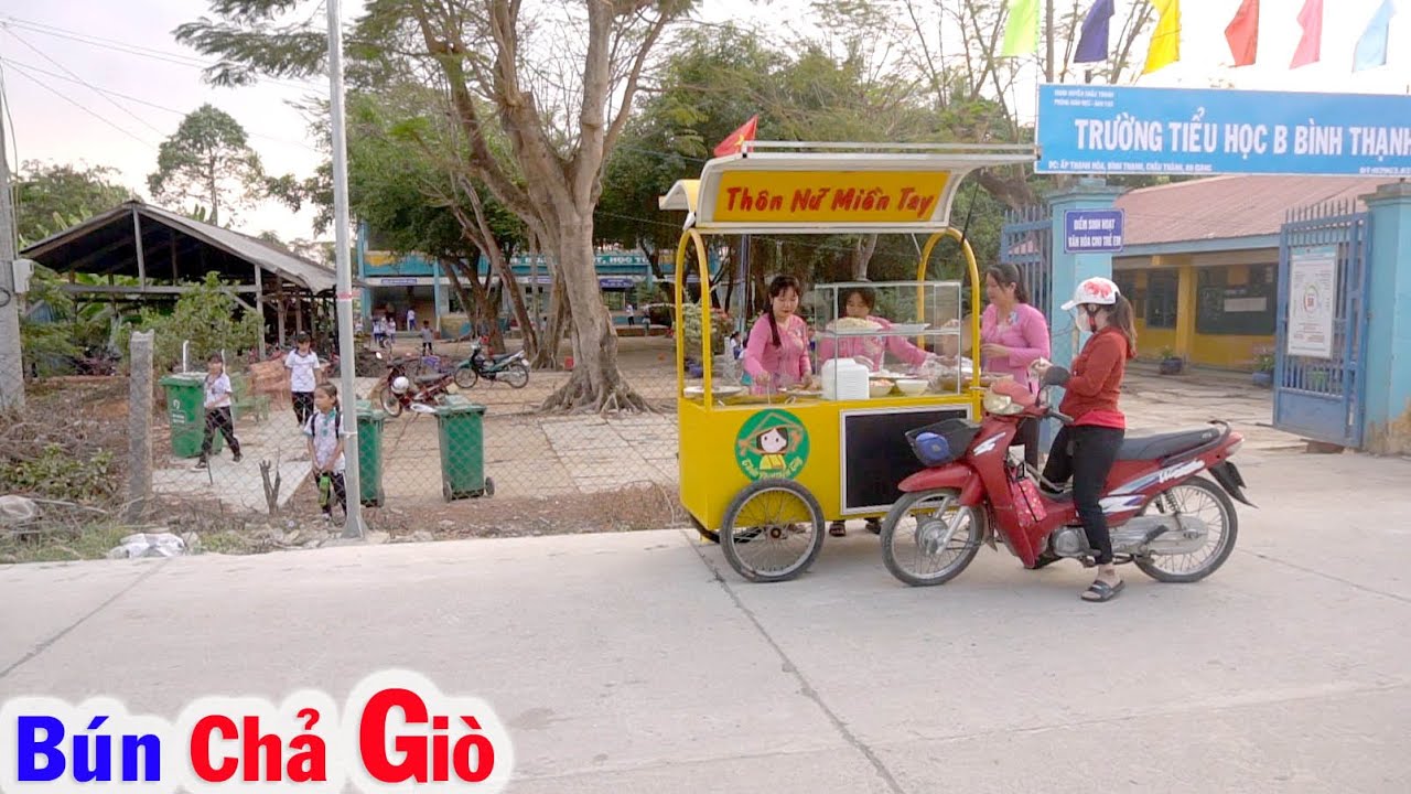 Sáng Sớm Bán BÚN CHẢ GIÒ Trước Cổng Trường đắt Như Thế Nào #64