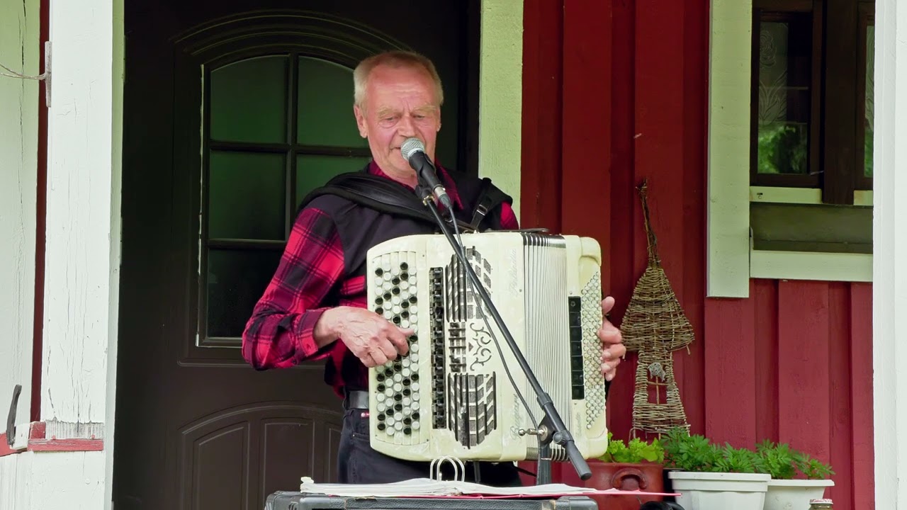 Rempallaan.  Esittäjänä Pekka Aarnio juhannuksena 2023.