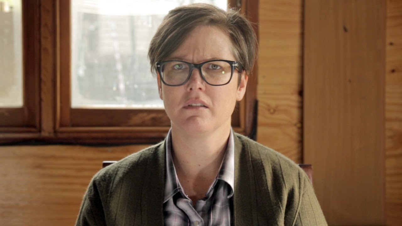Please Like Me: Hannah Learns To Kiss