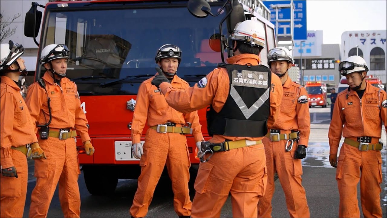 はしご車による救助訓練