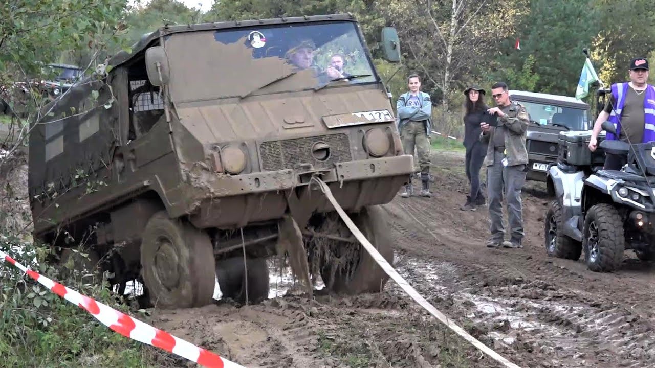 Oldtimer Steyr Puch-Pinzgauer- Rettung aus dem Schlammloch/ Schmidtenhöhe 28.10.2022