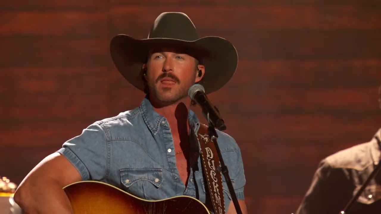 @RileyGreenMusic исполняет &laquo;Change My Mind&raquo; [61-я церемония вручения премии Academy of Country Mu...