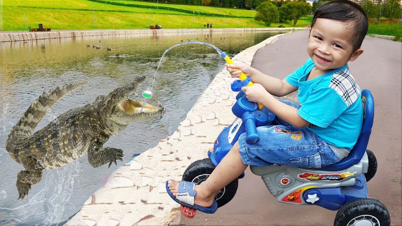Đồ chơi trẻ em bé pin câu cá sấu  ❤ PinPin TV ❤ Baby fish toys crocodile fishing