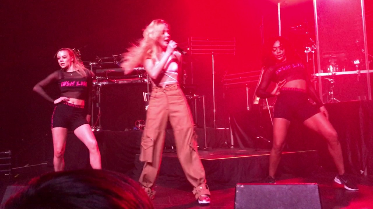 Zara Larsson - Ain't My Fault @ The Fonda Theatre