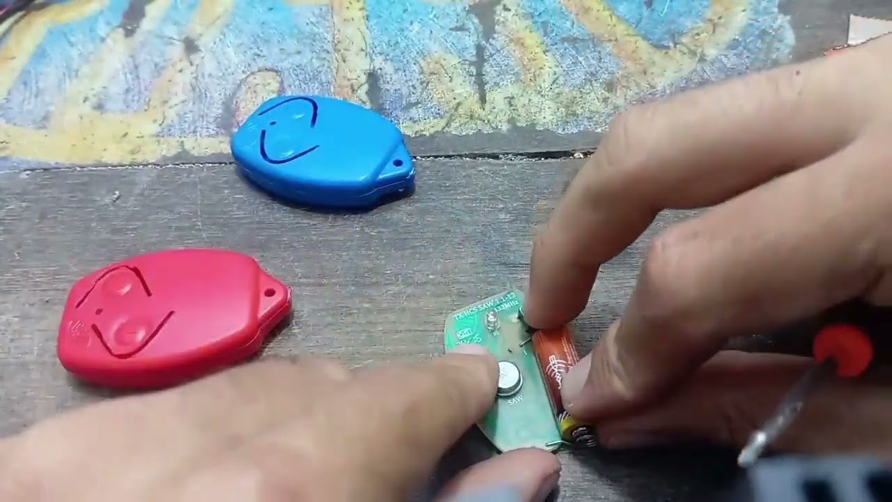 🔧 Como trocar a bateria e a carcaça do controle de portão | Passo a passo. 