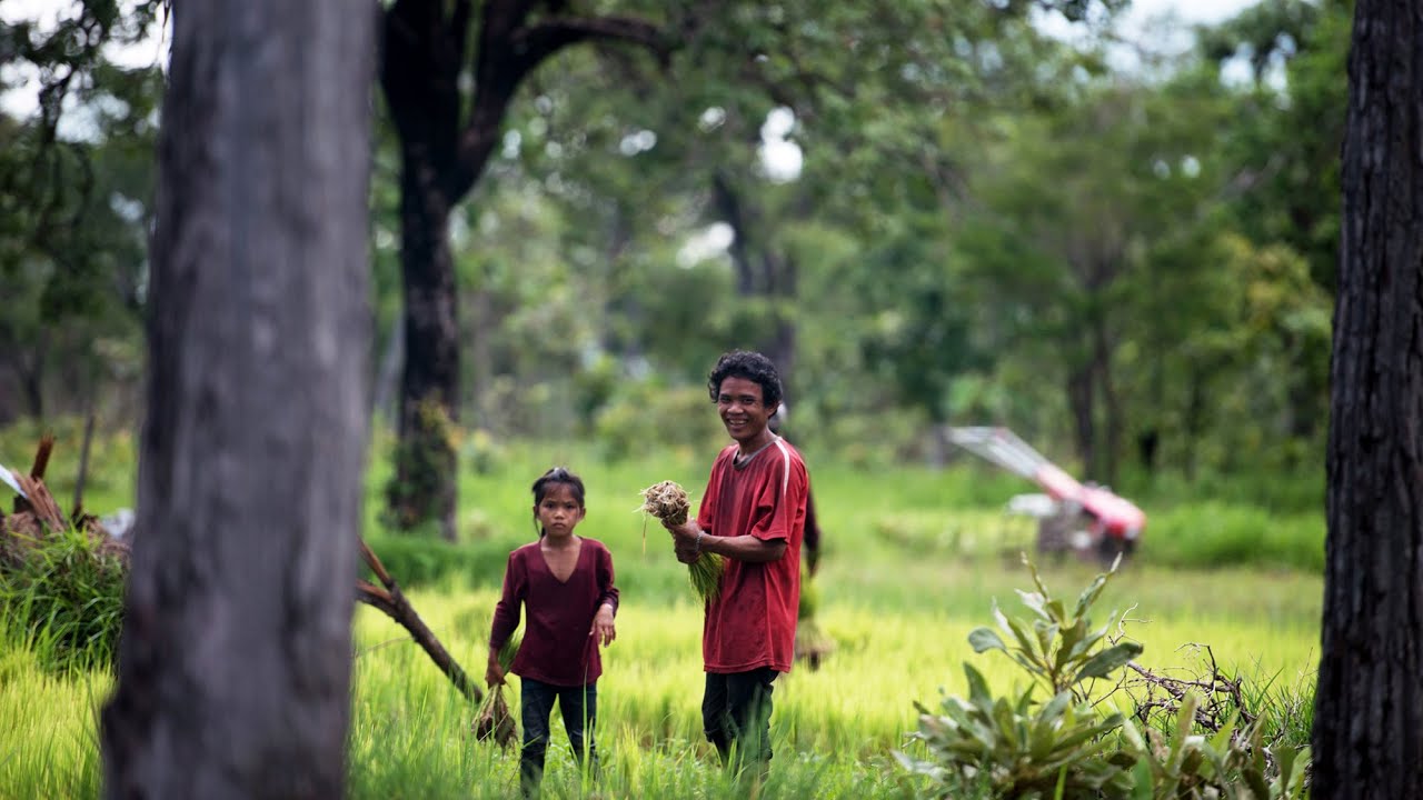 Laos works to improve monitoring of investments - Lao version