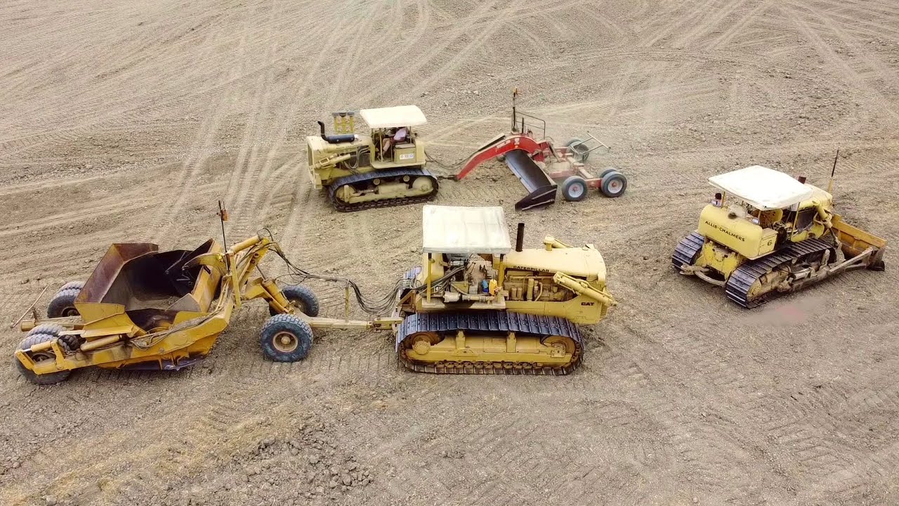 Caterpillar D8H + scraper & Allis Chalmers HD15 maxi ground leveling - Engine sound | Livellamento