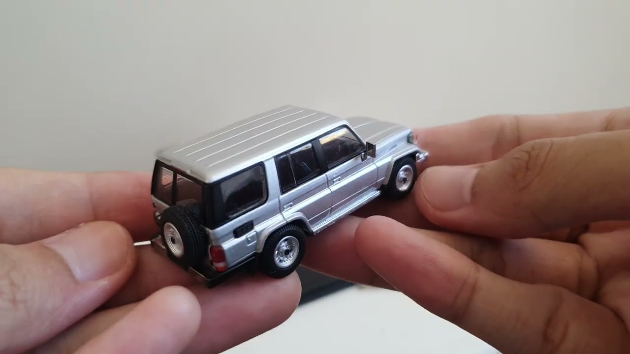 Hobby Japan Toyota Land Cruiser 70 ZX 4Door 1994 1/64 (Silver, Miniscale, Diecast, Review, Unboxing)