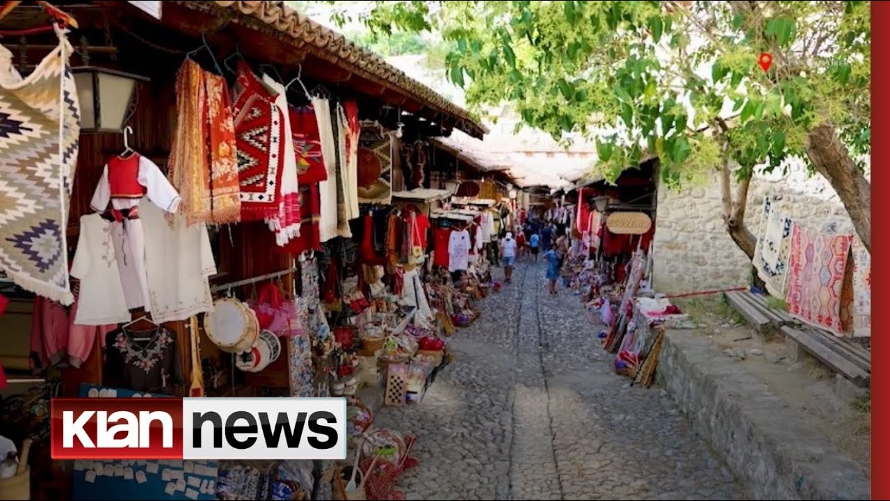 Klan Explorer - Pazari i Krujës i mbushur plot me turistë. Aty mbahen gjallë zejet më të vejtra