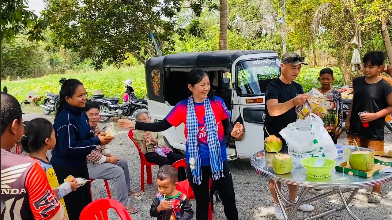 After catching fish in the Palang Village bayou, we prepared some delicious homemade Pro het Trei