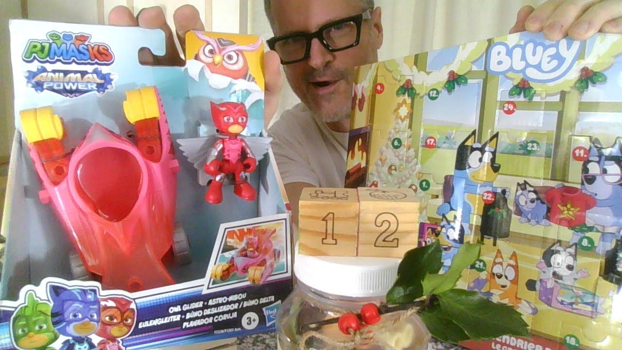 Bluey vs PJ Masks Owl Glider Collection. DAY 12 Vlogmas Advent Calendar Smurfs Little People Jake