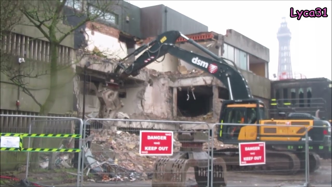 Chapel Street, Bonny Street buildings demolition part 3. Actual demolition has started!