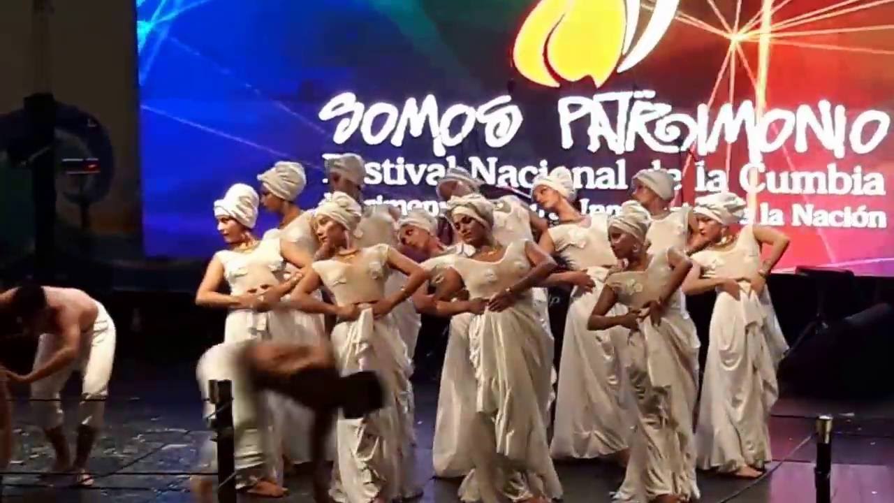 BAILES CANTAOS DE LA COSTA CARIBE EN LA NOCHE DE CIERRE